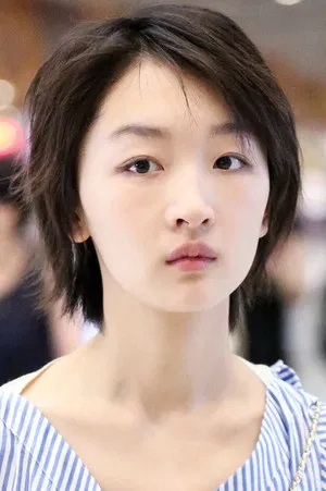 Zhou Dongyu photo
