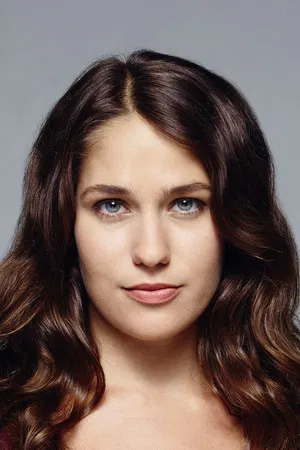 Lola Kirke photo