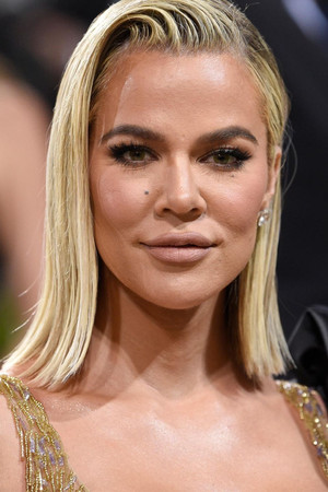 Khloé Kardashian photo