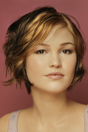 Julia Stiles photo