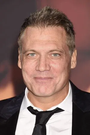 Holt McCallany photo