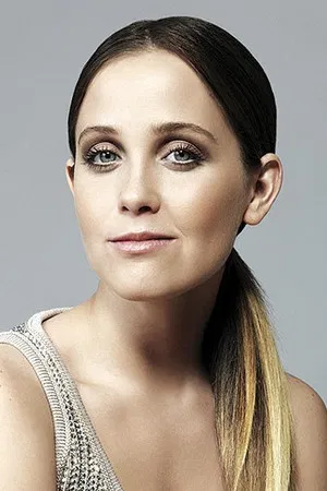 Natasha Dupeyrón photo