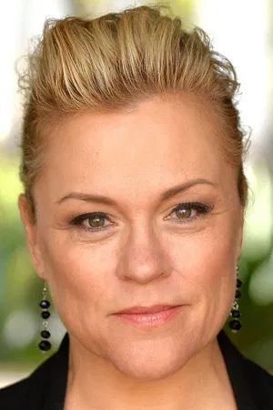 Christine Elise photo