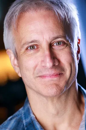 Bronson Pinchot photo