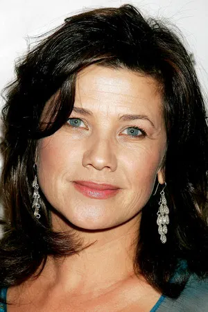 Daphne Zuniga photo