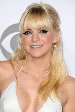 Anna Faris photo