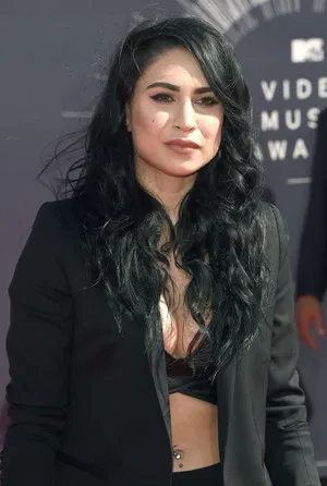 Cassie Steele photo