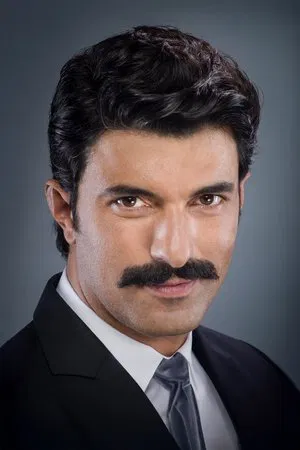 Engin Akyürek photo