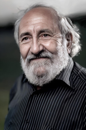 Athmane Ariouet photo