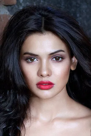 Sara Loren photo