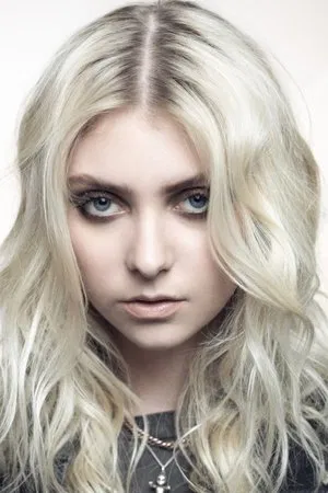 Taylor Momsen photo