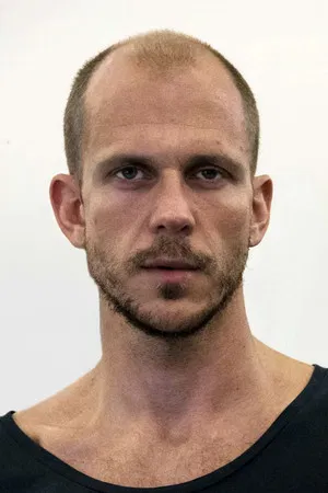 Gustaf Skarsgård photo