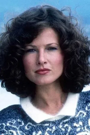 Elyssa Davalos photo