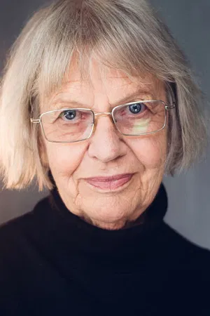 Elizabeth McRae photo