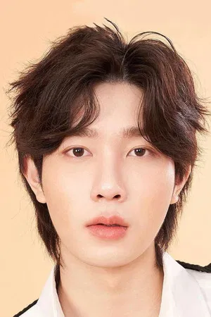 Pharinyakorn Khansawa photo