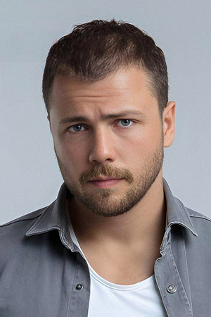 Tolga Sarıtaş photo