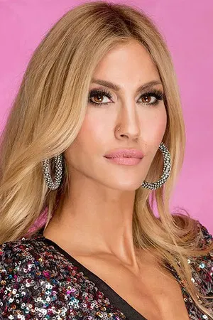 Çağla Şıkel photo