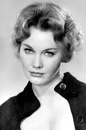 Elizabeth MacRae photo