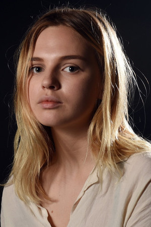 Odessa Young photo