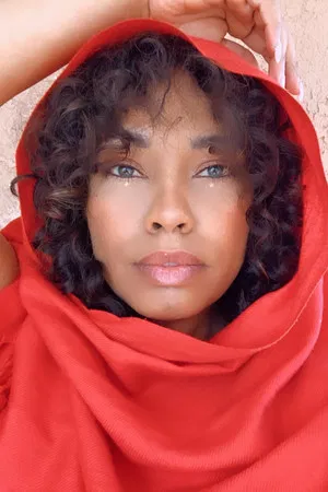 Mignon Farmani photo