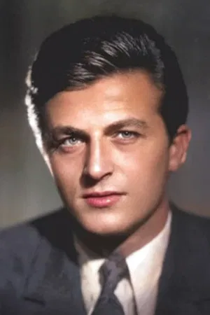 Müşfik Kenter photo