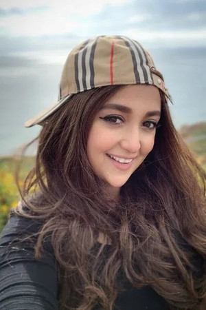 Monali Thakur photo