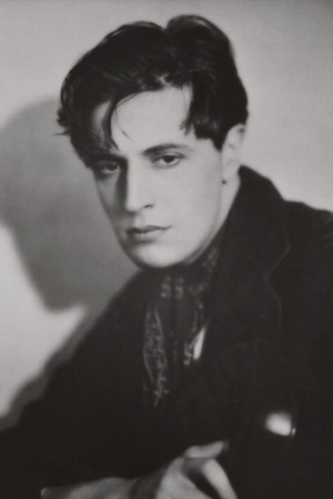 Ivor Novello photo
