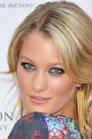 Ashley Hinshaw photo