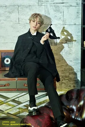 TOMORROW X TOGETHER 2020 SEASON'S GREETINGS poster