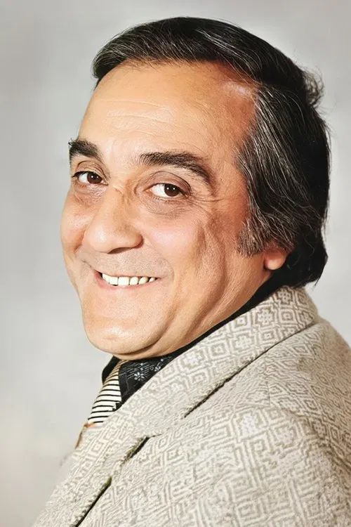 Selim Naşit profile