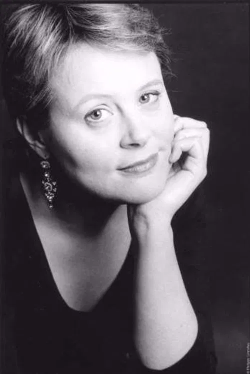 Hjördis Thébault profile