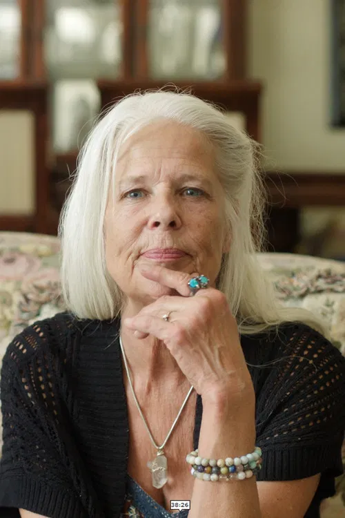 Lois Larimore profile