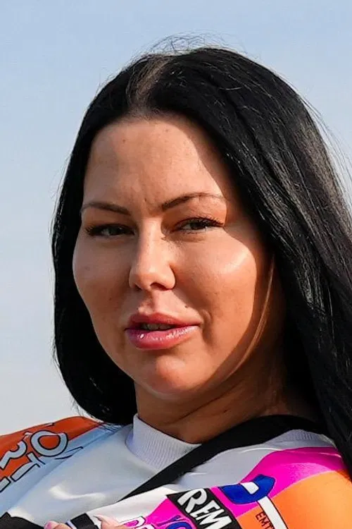 Lorena from the Block profile