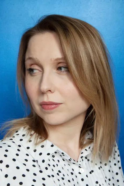 Polly Findlay profile