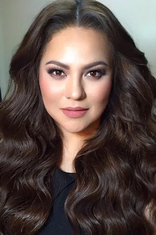 Karla Estrada profile