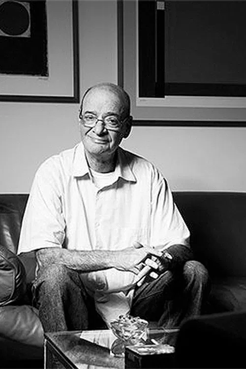 Luiz Werneck Vianna profile