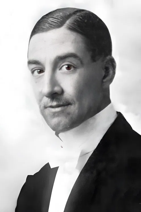 Tom McNaughton profile