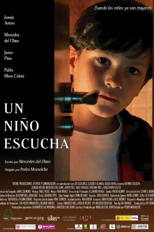 UN NIÑO ESCUCHA poster