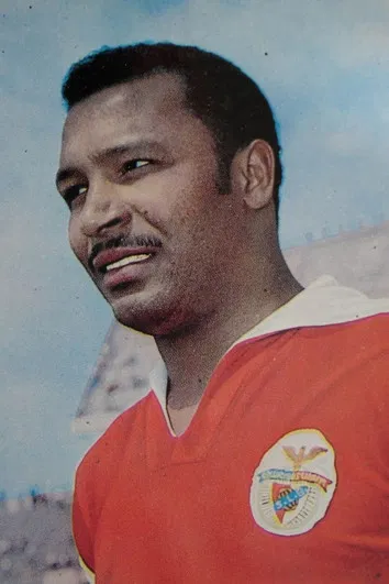 Mário Coluna profile