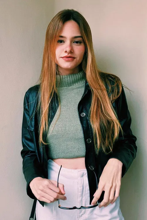 Paola Oliveira profile