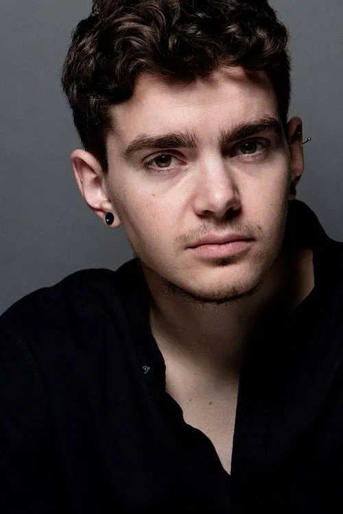 Elliot Fletcher profile
