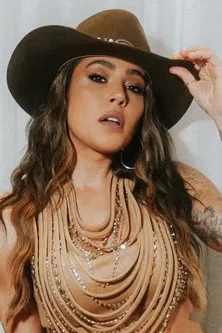 Lauana Prado profile