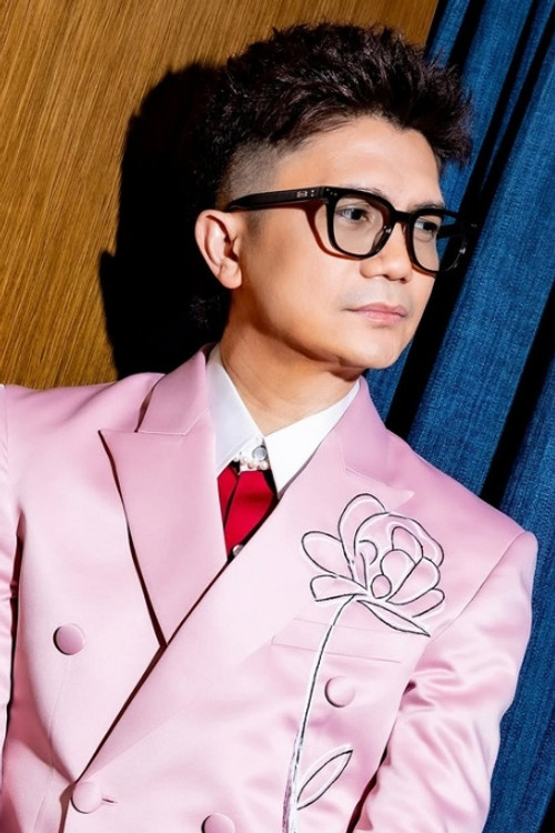 Vhong Navarro profile