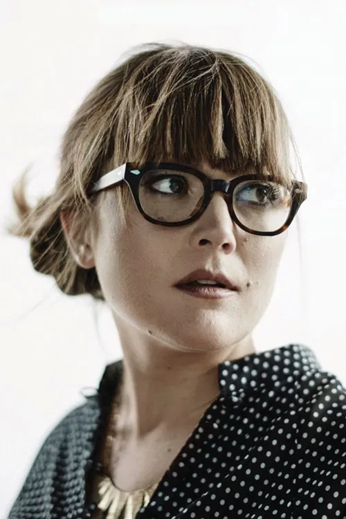 Sara Watkins profile