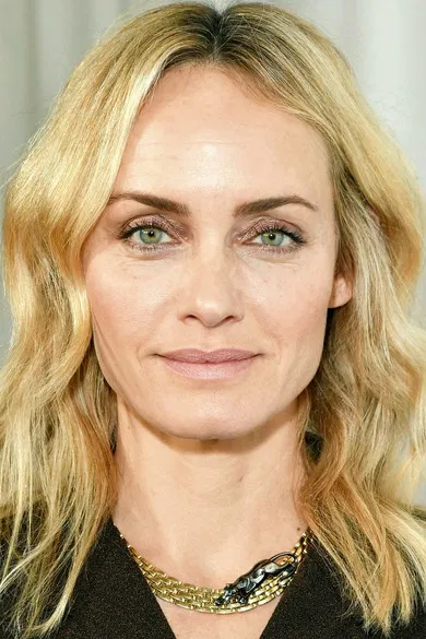 Amber Valletta profile
