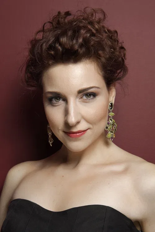 Ève-Maud Hubeaux profile