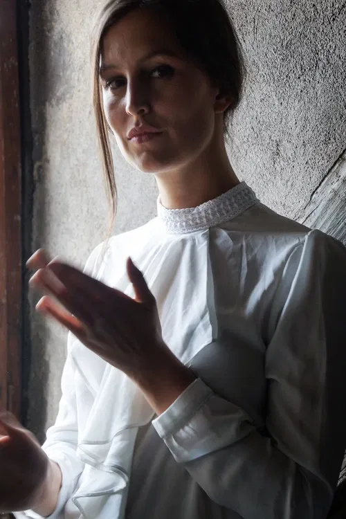 Anna Mariani profile