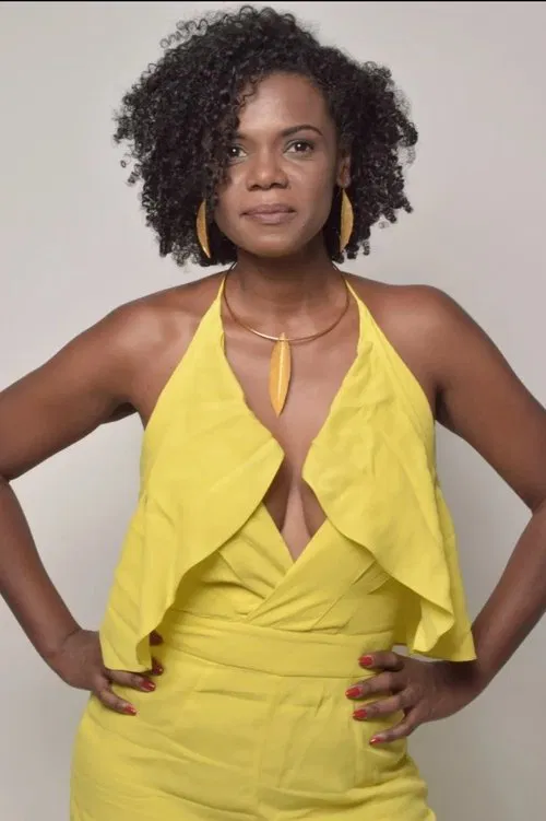 Luana Farnezi profile