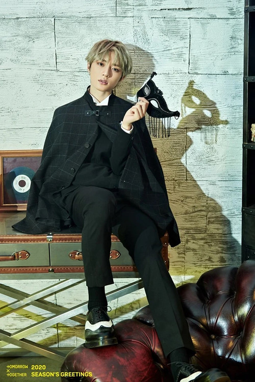 TOMORROW X TOGETHER 2020 SEASON'S GREETINGS poster