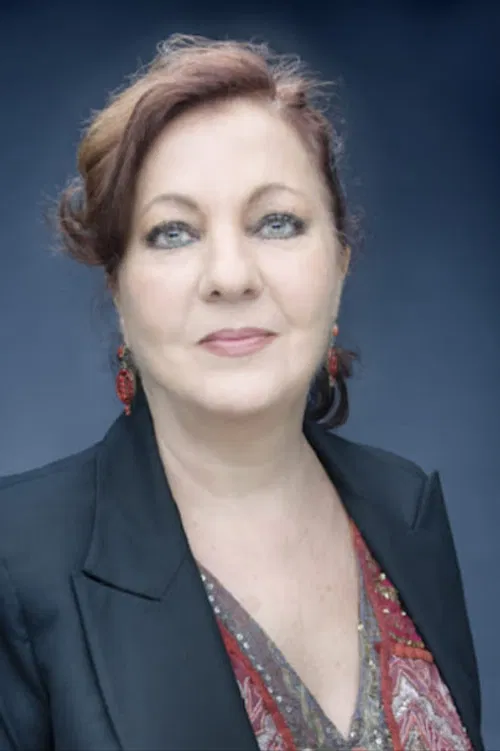 Carmen Linares profile